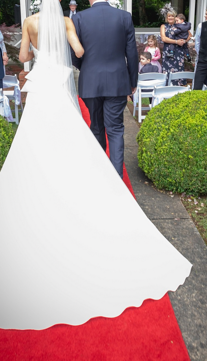 Druida pronovias hotsell