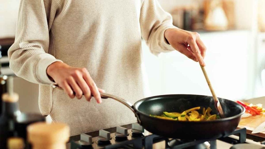 Ce que nos grands-mères ajoutaient dans leur omelette pour la rendre incroyablement savoureuse