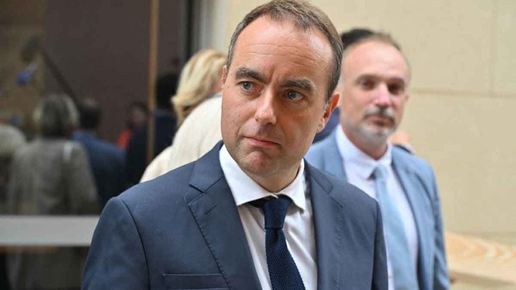 C’est officiel  Sébastien Lecornu vise l’assurance-vie et les livrets des Français  Coup dur pour les épargnants