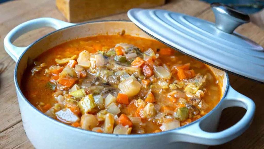 Direction la Toscane avec notre recette de soupe aux légumes et aux œufs fondante